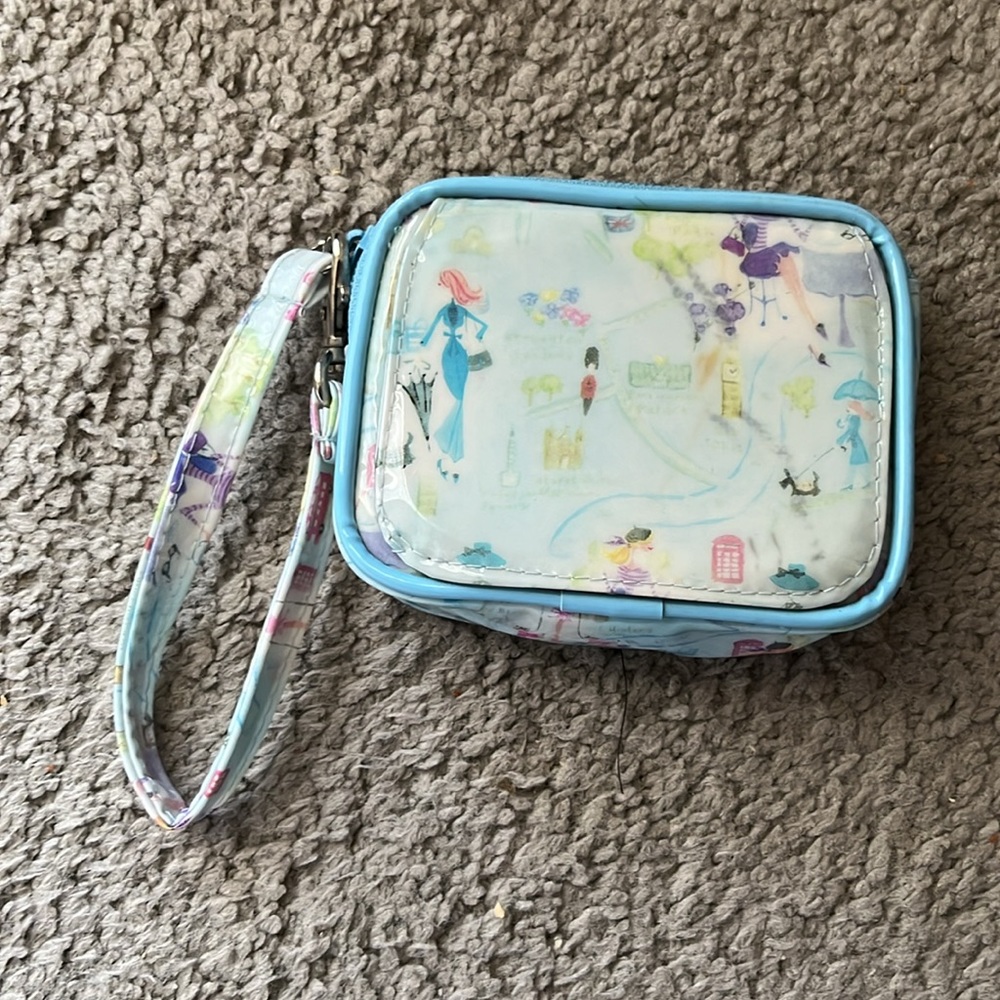 NWOT SMALL TRAVEL CASE